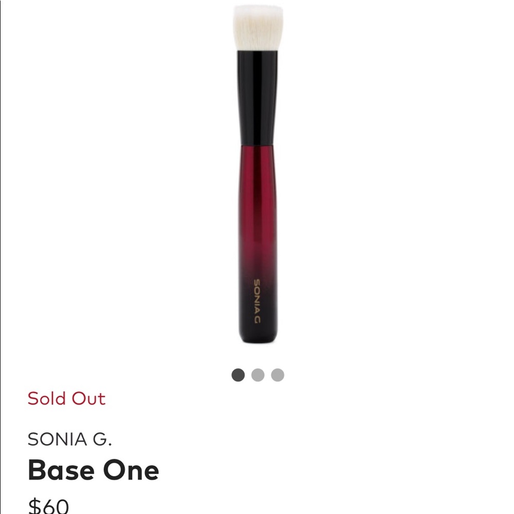 Sonia G makeup brush base one